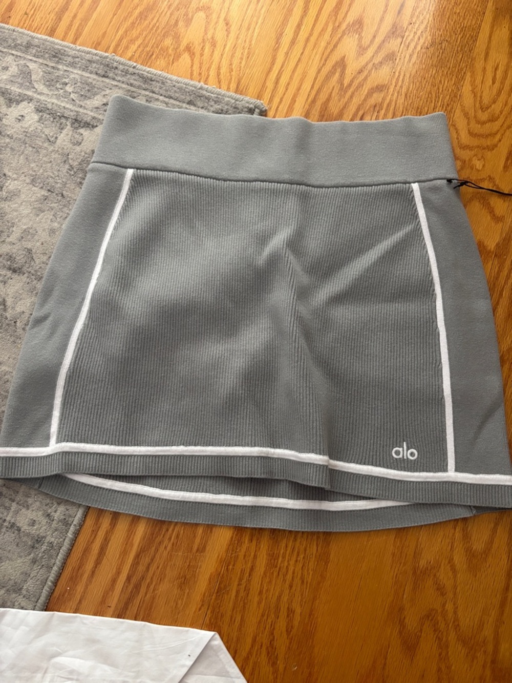 ALO Yoga Gray Mini Skirt with White Trim